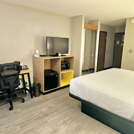 Days Inn by Wyndham Rolla