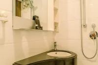 Cozy and Minimalist Studio at Sky House BSD Apartment Hotels in Cisauk