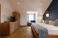 L'Hirondelle Self Catering Guest House