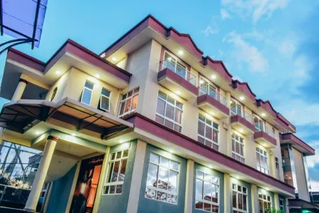 Essence Hotel Отели в г. Джитару