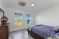 Amber Nook! Always Clean, and Build to be Comfortable!