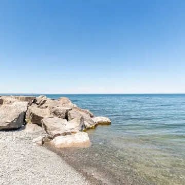 Globalstay. Waterfront 5Br Townhouse. Private Hot Tub, Gym, Sauna