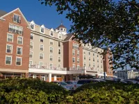 Salem Waterfront Hotel & Suites Hotels near Salem Station