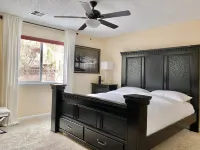 DT Reno - Classy Vacation Home w Backyard Patio - Bungalows