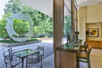 Comfortable 2BR Stay in Crystal City