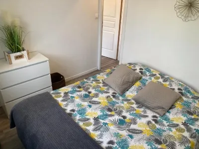 Appartement - Parking privé Gratuit, Proche Centre-Ville et Gare de Saint-Omer Hotels near Legrand Franchois Francine