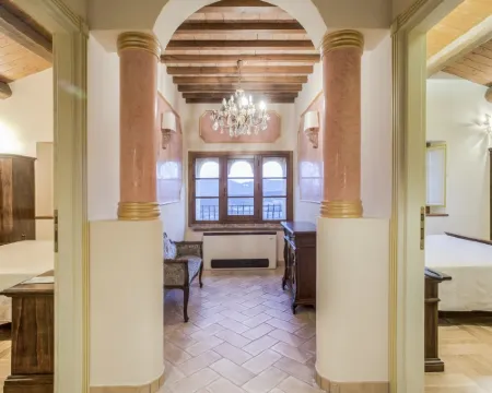 ลากาสเตลลายารีสอร์ท โรงแรมในFabriano