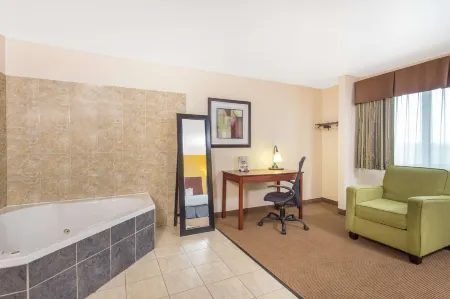 Baymont by Wyndham Dubuque