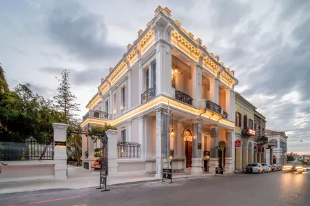 The Bold Type Hotel, a Member of Design Hotels Отели рядом с достопримечательностью «Собор Андрея Первозванного»