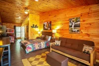 Bigfoot Lodge Room Two Hotel a Polk County