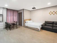 Yeongheungdo Ttobagi Pension Hotel berhampiran Pantai Simnipo