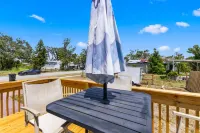 Cozy Coastal Retreat By Venice Beach!