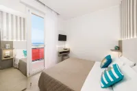 Hotel Ariane - Beachfront, Breakfast XXL & Sea View - balcony