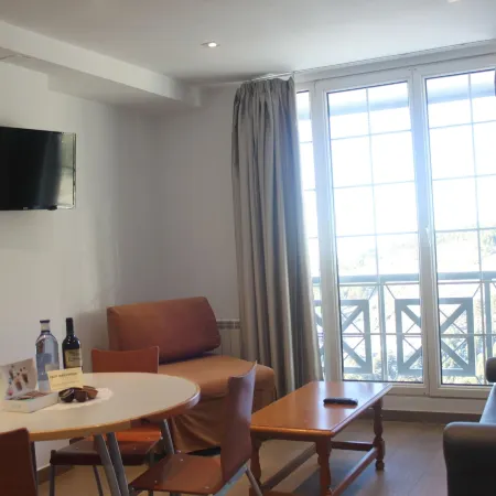 Apartamentos Sabica Nevada Plaza