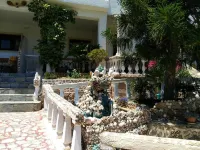 Quiet Place with Efflorescent Garden