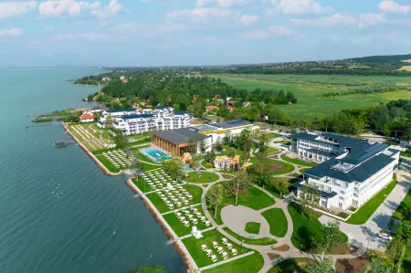 Mövenpick BalaLand Resort Lake Balaton Отели в г. Балатонфелдвар
