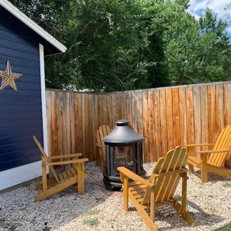 The Cottage! Chic Bungalow Near Old Town Square!