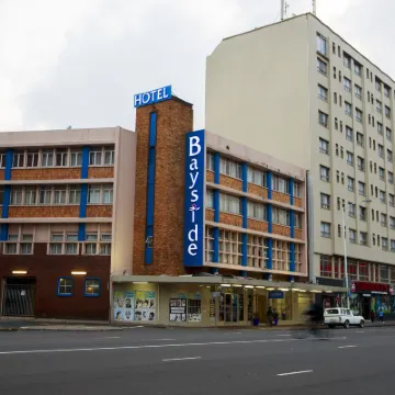 Bayside Hotel Pine Street Hotels near Golden Mile