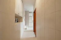 Grand Botanic Garden Apartment by Vacationy