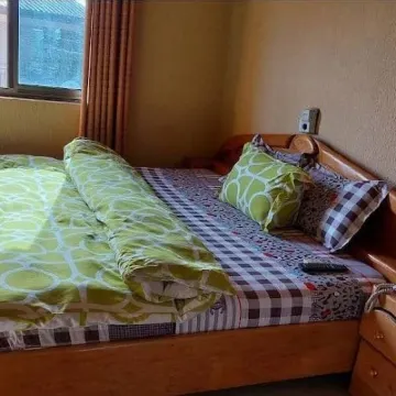 La Chambre de Pat Hotel Hotels near Tema Golf Park/Golf City.