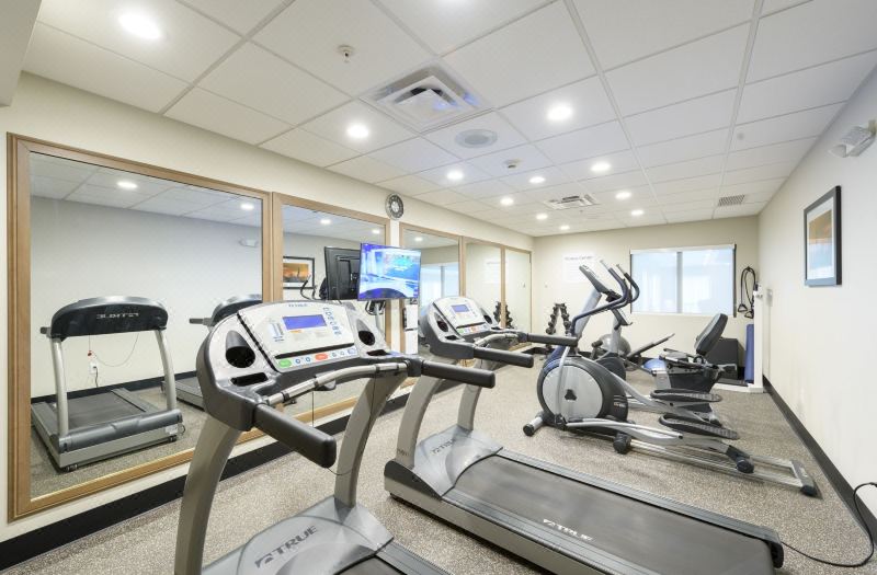 Holiday Inn Express & Suites Jamestown by IHG photo 4