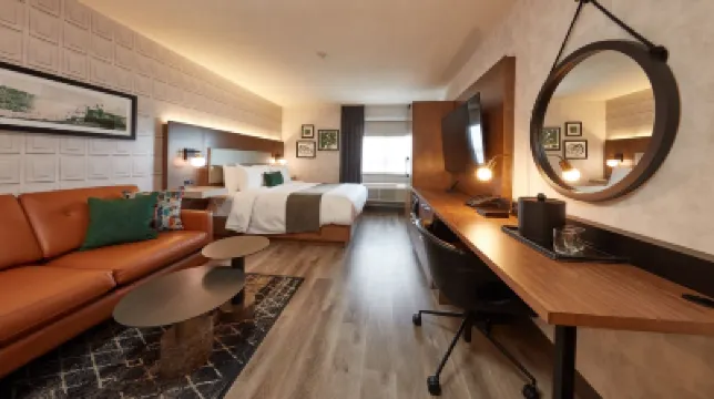 Stay Inn Hotel Toronto Hotels near Lakeview