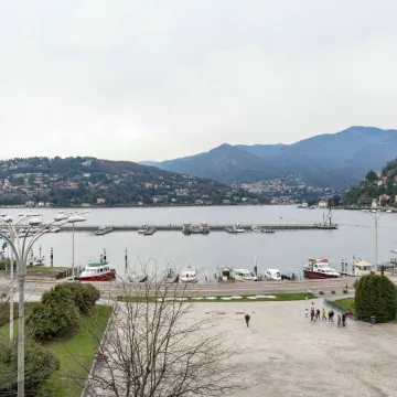 Piazza Cavour Lake View - by Myhomeincomo