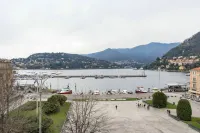 피아차 카보우르 레이크 뷰