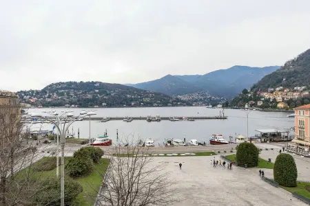Piazza Cavour Lake View - by Myhomeincomo