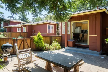 Andril Fireplace Cottages Отели рядом с достопримечательностью «Асиломар Бич Вью»