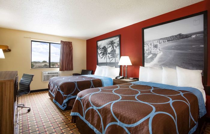 Super 8 by Wyndham Chester/Richmond Area