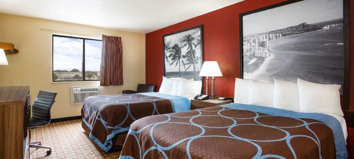 Super 8 by Wyndham Chester/Richmond Area Hotele w: Bermuda
