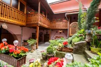 La Teo Pensiune si Pivnita Hôtels à proximité de : Église de la Sainte-Trinité de Sighișoara