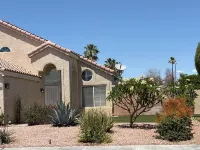 Family friendly home with pool, pool table, games, arcades and equipped kitchen