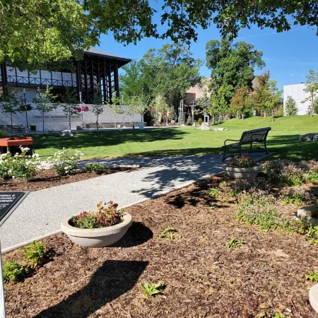 Spacious 2 Bedroom Apartment in Historic Downtown