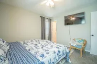 Dog friendly On Island Outdoor Shower Family Fun! Golf Cart (for rent
