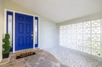 Heated Pool and Fun Activities - Spacious Florida Escape