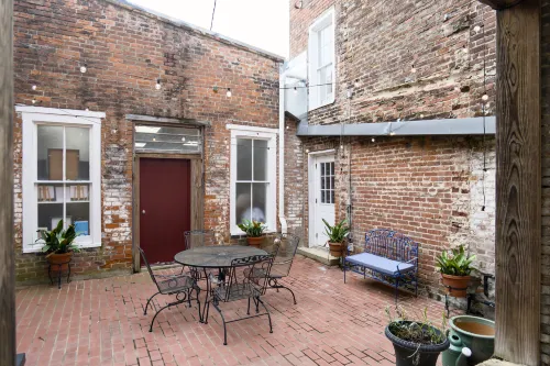 Cotton Alley | Charming 2-Bedroom Retreat in Historic Natchez, MS