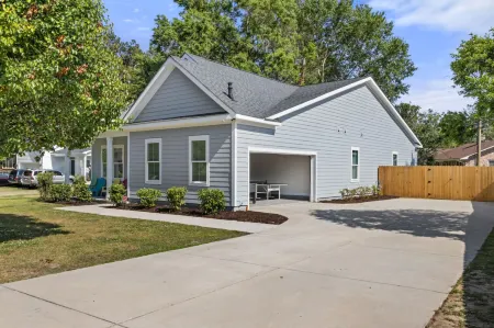 The Rainbow Oaks House Отели в г. Гуз Крик