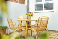 Corner Pin Cottage, stunning house..right in the heart of Whitstable