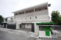 Yutaka Inn Dukuh Kupang Surabaya Hotels in Dukuh Kupang