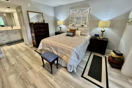 Free Fun and Spacious Living Area - Beautifully Styled Retreat