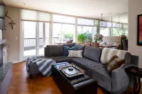 Ocean View and Resort-Style Amenities - Stylish Coastal Retreat