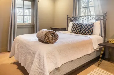 Prime Location with Nearby Trails and Dining - Charming Modern Retreat