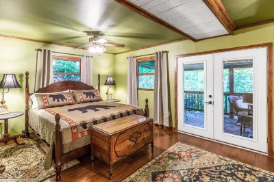 The Treehouse Hotels near Sunrise Rock by Highlands-Cashiers Land Trust
