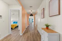 Fenced Private Backyard and Fully Equipped Kitchen - Spacious Charming Retreat Hotels in Palm Coast