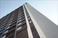 Holiday Inn Express Birmingham - Snow Hill Hotels near Jamia Mosque Amir-e-Millat مسجد