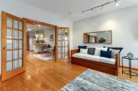 Suite 725 on Main |Recently Face-Lifted |Walkable Dwntwn Condo |Parking |Dining |Nightlife |Shopping 레이크제네바 호텔