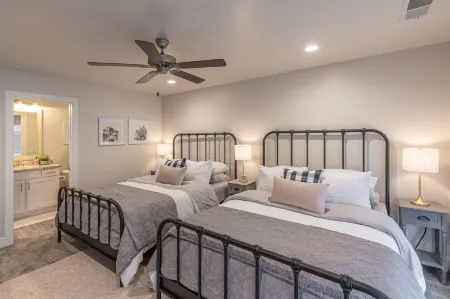 Heated Pool and Stunning Patio - Luxurious Golf Retreat