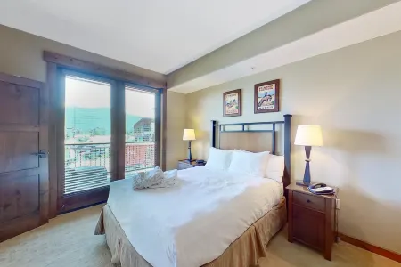 Trailhead Lodge 2104